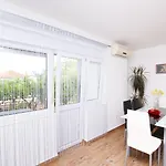 Anica Apartment *