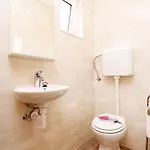 Anica Apartment *