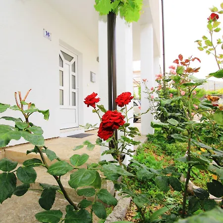 Anica Apartament *