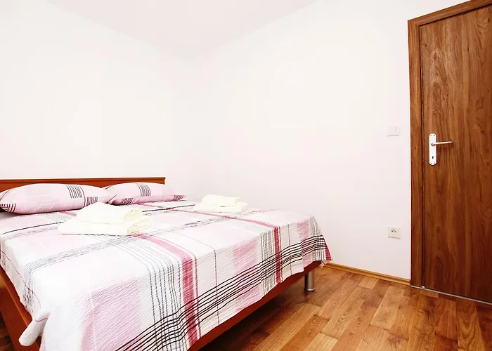 Apartament Anica *
